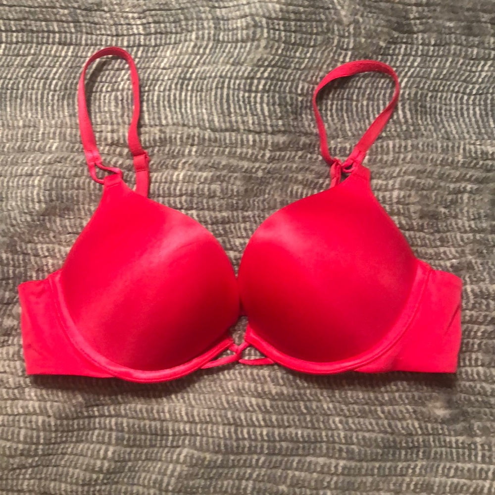 Victoria’s Secret bombshell add 2 cups bra 34A